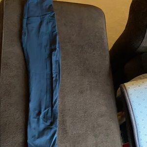 Deep Teal Green Lululemon crops